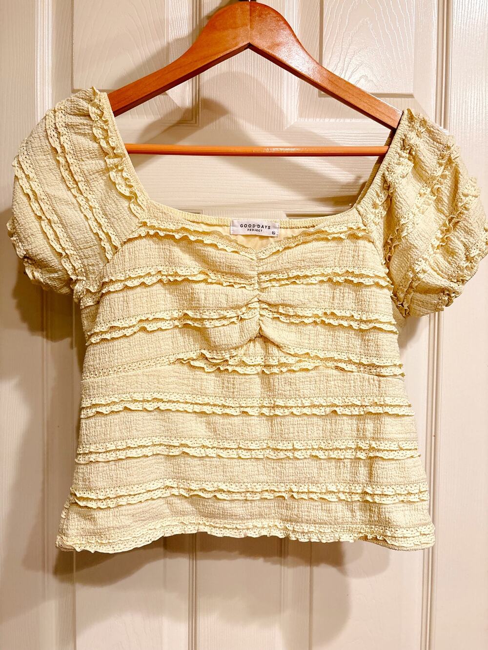 GOOD DAYS Butter Yellow Crop Top Blouse Size Small Ruffle Details Preppy Cute